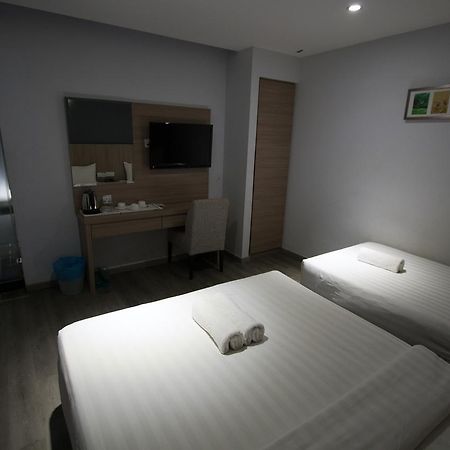 Hotel 99 Pusat Bandar Puchong Exterior foto