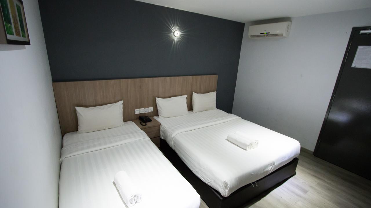 Hotel 99 Pusat Bandar Puchong Exterior foto
