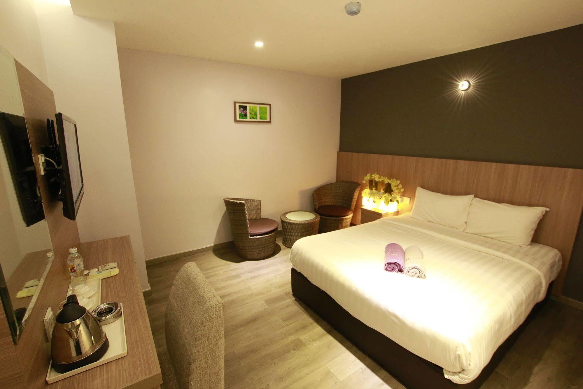 Hotel 99 Pusat Bandar Puchong Exterior foto