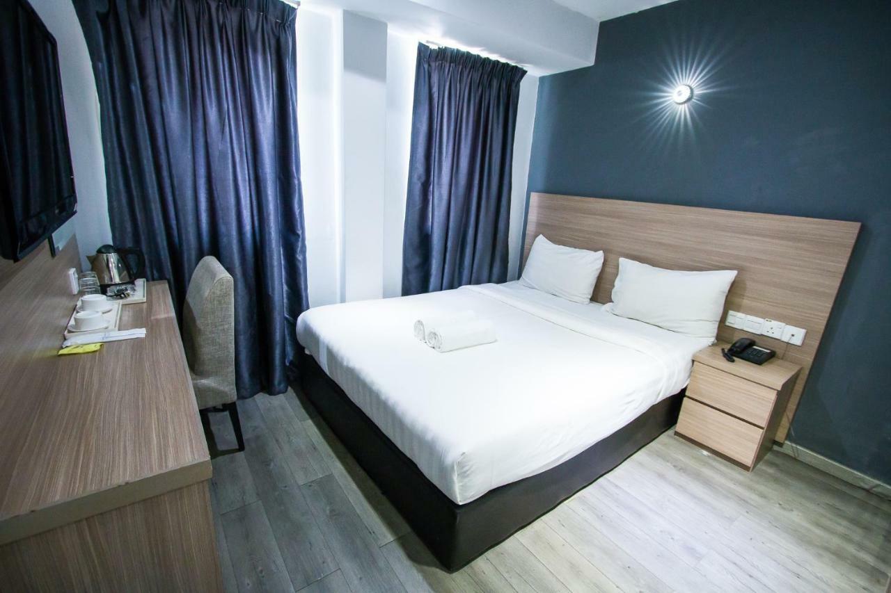 Hotel 99 Pusat Bandar Puchong Exterior foto
